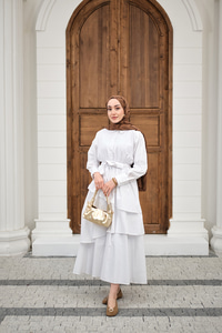 Eteği Volanlı Bel Bağlamalı Gömlek Yaka Yarım Düğmeli Elbise Beyaz