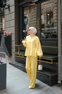 Eteği Volanlı Gömlek  Sarı