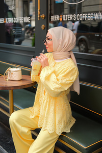 Eteği Volanlı Gömlek  Sarı