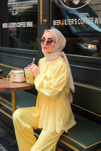 Eteği Volanlı Gömlek  Sarı