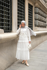 Eteği Volanlı Takım Beyaz