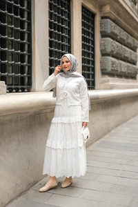 Eteği Volanlı Takım Beyaz