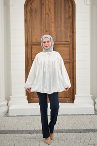 Etek Ucu Büzgülü Gömlek Beyaz