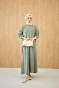 Etekli Takım Koyu Yeşil