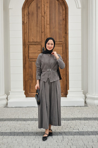 Fermuarlı Cep Detay Kemer Bağlamalı Etekli Takım Gri