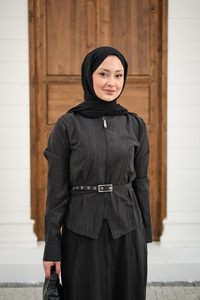 Fermuarlı Cep Detay Kemer Bağlamalı Etekli Takım Siyah