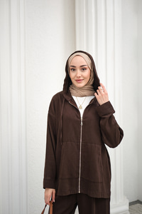 Fermuarlı Çift Cepli Kapüşonlu Pantolonlu Takım Kahverengi