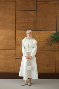 Fermuarlı Etekli Takım Beyaz