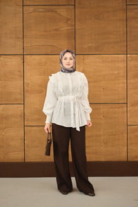 Fırfır Detaylı Gömlek Beyaz