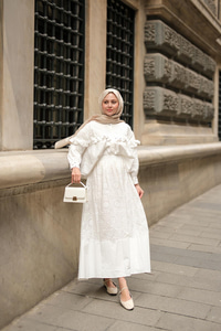 Fırfırı Taş İşlemeli Takım Beyaz