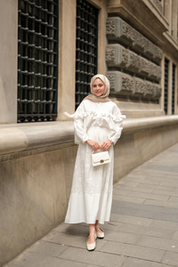 Fırfırı Taş İşlemeli Takım Beyaz