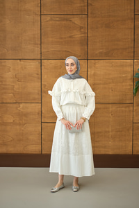 Fırfırı Taş İşlemeli Takım Beyaz