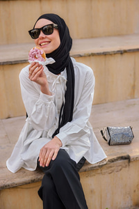 Fırfırlı Düğmesi Taş Detaylı Tunik Gömlek Beyaz