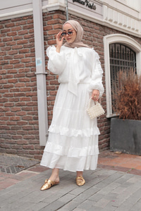 Fırfrı Detaylı Takım Beyaz