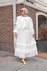 Fırfrı Detaylı Takım Beyaz