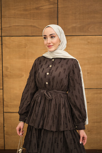 Fisto Volanlı Kemer Detay Elbise Kahverengi