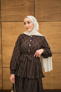 Fisto Volanlı Kemer Detay Elbise Kahverengi