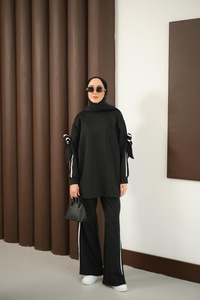 Fiyonk Detaylı İkili Takım Siyah