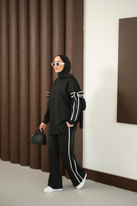 Fiyonk Detaylı İkili Takım Siyah