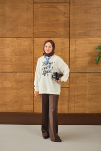 Fular Detay Yazı Nakışlı Sweat Beyaz