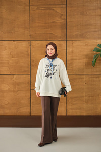 Fular Detay Yazı Nakışlı Sweat Beyaz