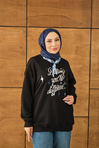 Fular Detay Yazı Nakışlı Sweat Siyah