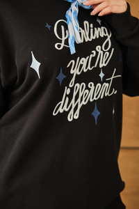 Fular Detay Yazı Nakışlı Sweat Siyah