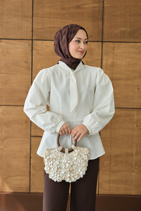 Fular Yaka Detaylı Kısa Gömlek Beyaz