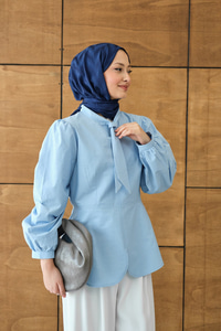 Fular Yaka Detaylı Kısa Gömlek Mavi