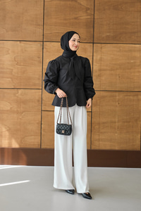 Fular Yaka Detaylı Kısa Gömlek Siyah