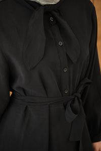 Fular Yaka Detaylı Nervürlü Modal Elbise Siyah