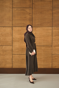 Fular Yaka Detaylı Nervürlü Modal Elbise Kahverengi