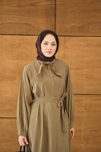 Fular Yaka Detaylı Nervürlü Modal Elbise Küf Yeşil