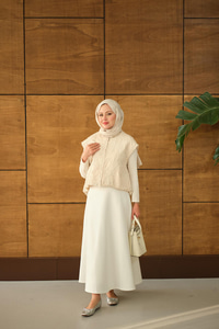 Gabardin Nakışlı Kısa Yelek Ekru