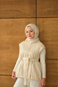 Gabardin Nakışlı Uzun Yelek Ekru