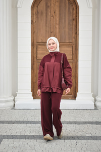 Garni Detaylı Bağcıklı Takım Bordo