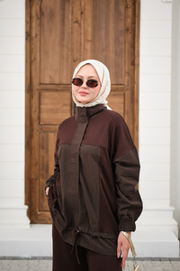 Garni Detaylı Bağcıklı Takım Kahverengi