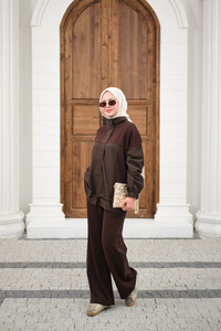 Garni Detaylı Bağcıklı Takım Kahverengi