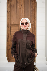 Garni Detaylı Bağcıklı Takım Kahverengi