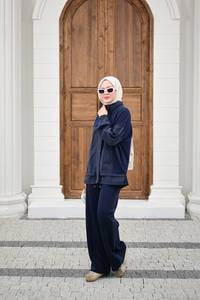 Garni Detaylı Bağcıklı Takım Lacivert