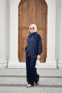 Garni Detaylı Bağcıklı Takım Lacivert