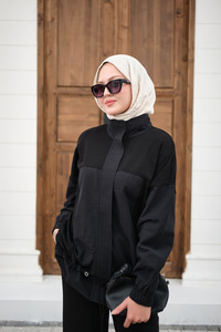 Garni Detaylı Bağcıklı Takım Siyah