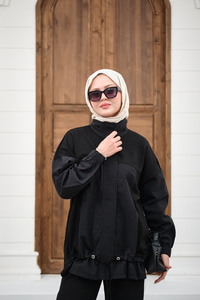 Garni Detaylı Bağcıklı Takım Siyah