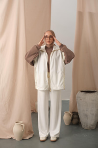 Garni Detaylı Yelek Takım Ekru