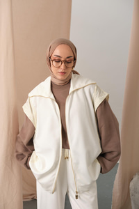 Garni Detaylı Yelek Takım Ekru