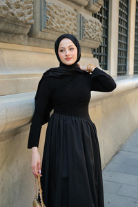 Garnili Asimetrik Elbise Siyah