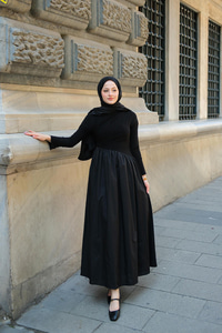 Garnili Asimetrik Elbise Siyah