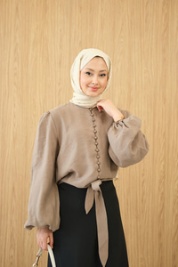 Geçirme Düğme Detay Bel Bağlamalı Gömlek Vizon