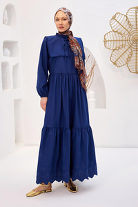 Gemici Yaka Brode Detaylı Elbise Lacivert