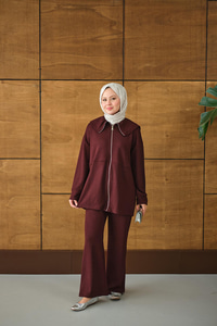 Gemici Yaka Taşlı Takım Bordo